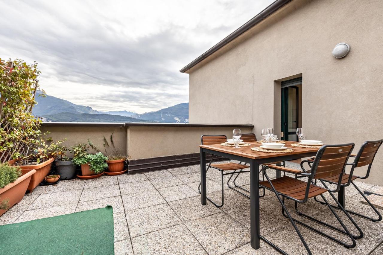 Апартаменты La Terrazza Di Vincent Sul Garda Рива-дель-Гарда Экстерьер фото